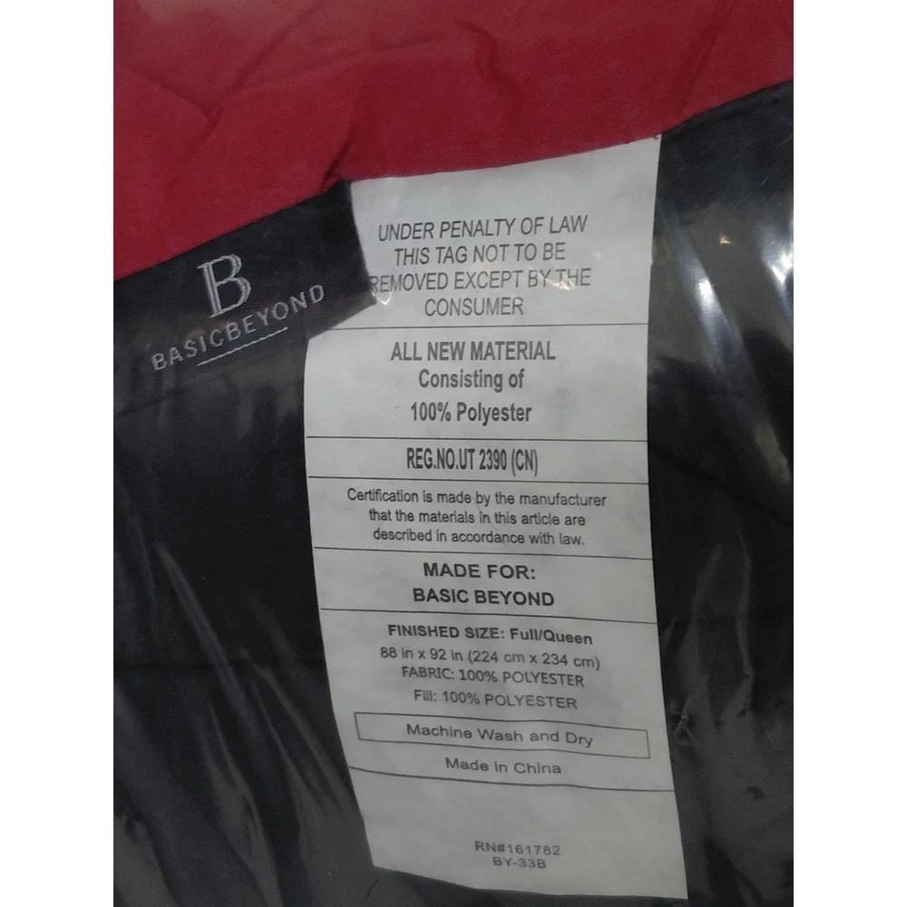 Basic Beyond Full/Queen Reversible Comforter Black Red 88x92 New